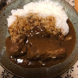 柔らか牛もも肉の黒カレー